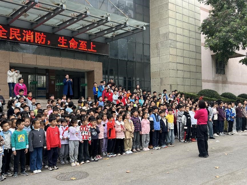 e28ae627787c4475acf111d48f136fc3.jpg e28ae627787c4475acf111d48f136fc3.jpg