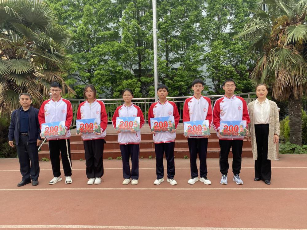 76ac684e5f284bed980376a4f909bf64.jpg 76ac684e5f284bed980376a4f909bf64.jpg