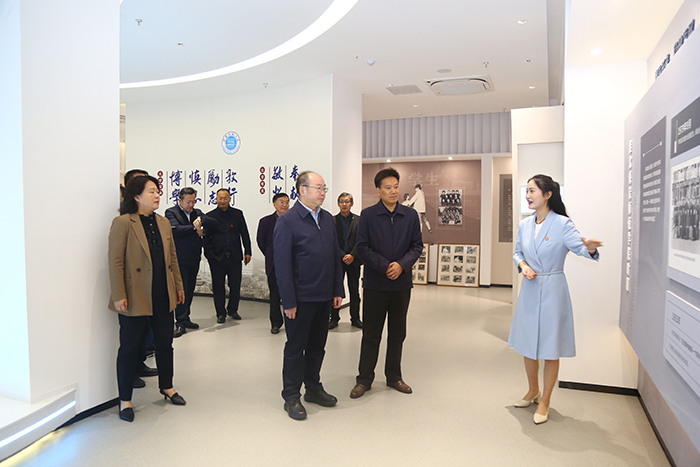 32a0d36f6a1e4fc28968bbd8e3e043e5.jpg 32a0d36f6a1e4fc28968bbd8e3e043e5.jpg