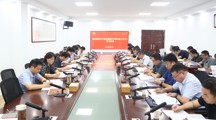 学校召开党委理论学习中心组(扩大)会议深入学习贯彻习近平总书记重要指示重要贺信精神
