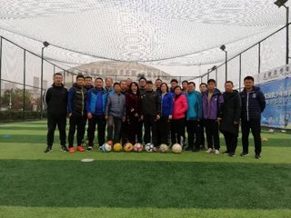 bd官方登录页面
校园足球研究中心教师应邀对淮北市体育传统学校教师进行培训