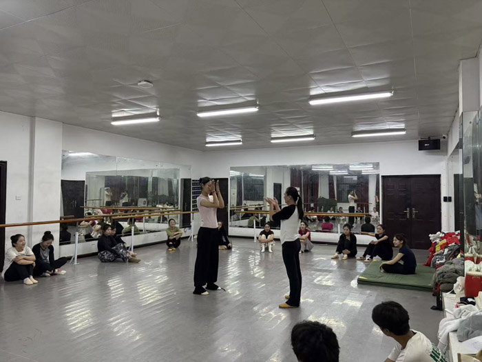 5de2b17f646840eea26409c0578494e2.jpg 5de2b17f646840eea26409c0578494e2.jpg